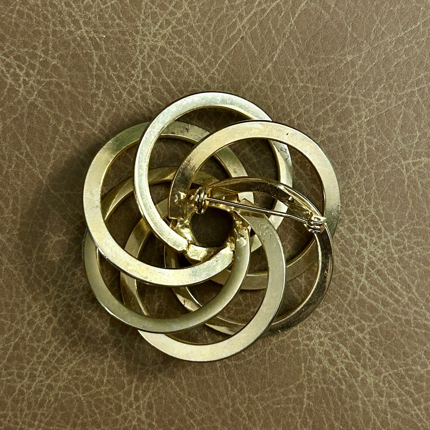 Sarah Coventry Tailored Swirl Gold Tone Brooch Pin Vintage