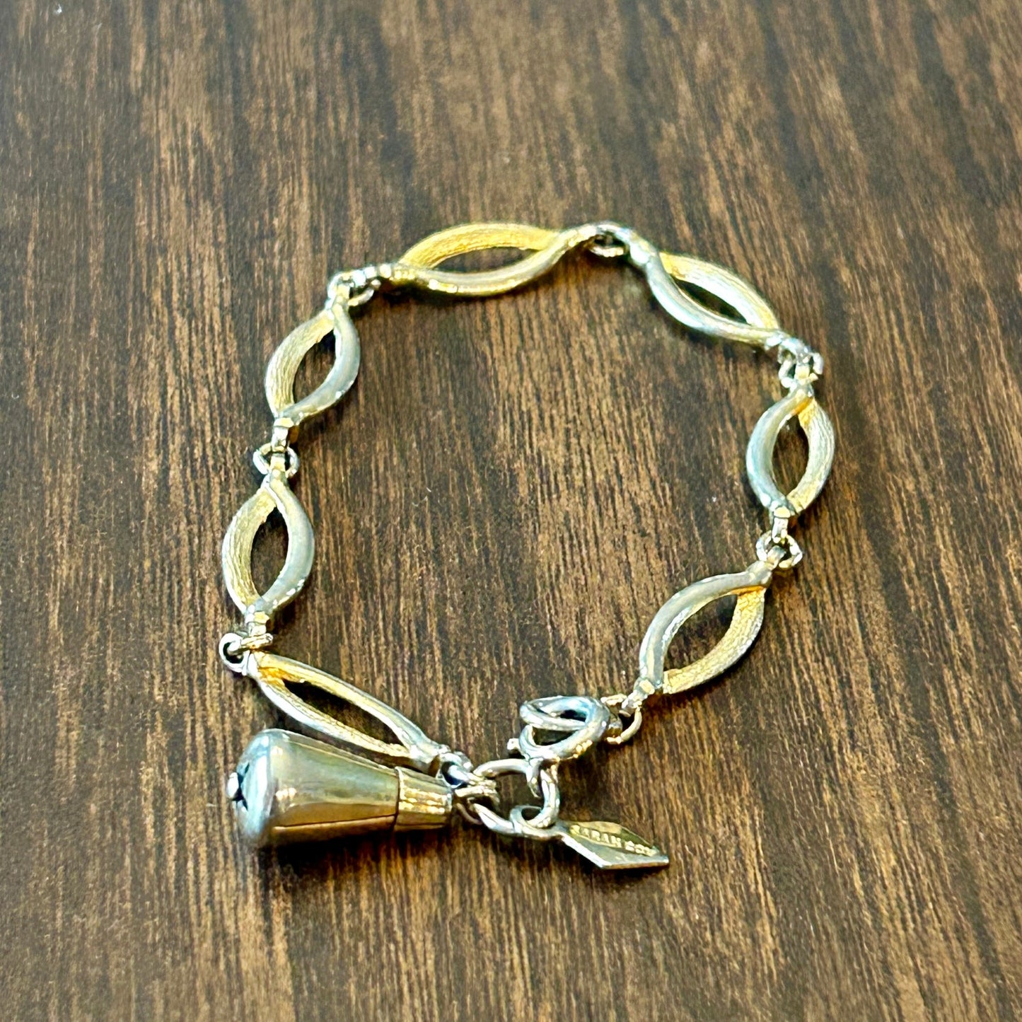 Vintage Sarah Coventry Gold Tone Open Leaf Link Bracelet