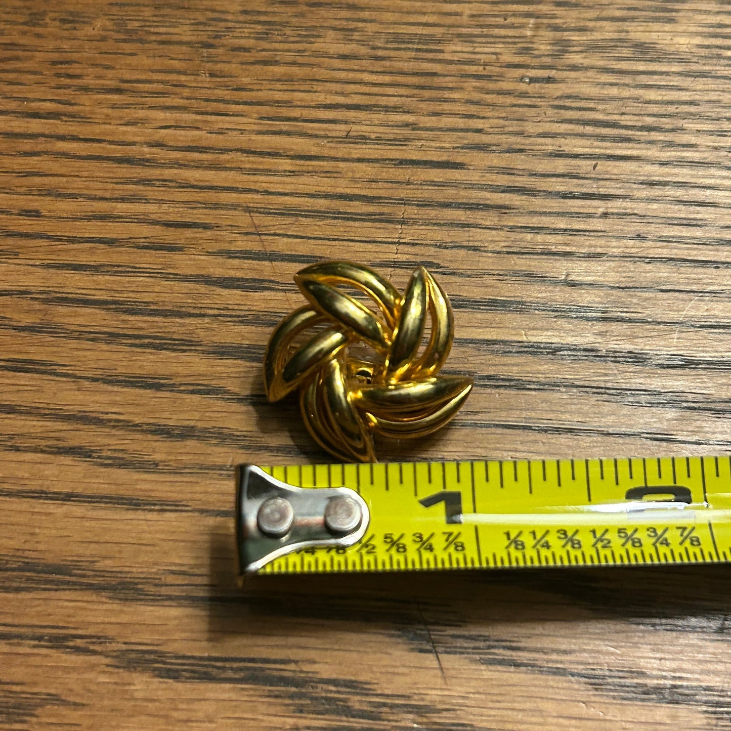 Vintage Gold Tone Twisted Knot Brooch Pin 1in 1980s 1990s Bar Pin