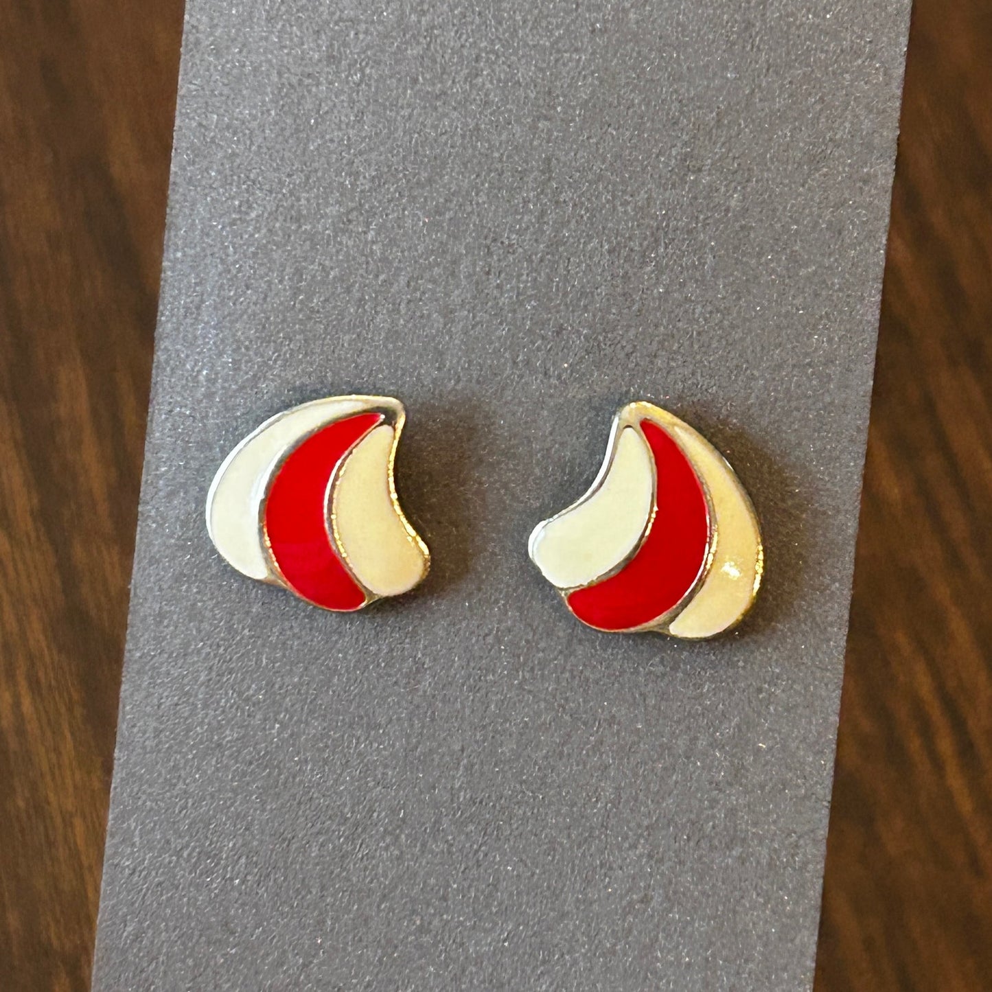 Vintage Mod Enamel Stud Earrings Red & White Swirl Geometric