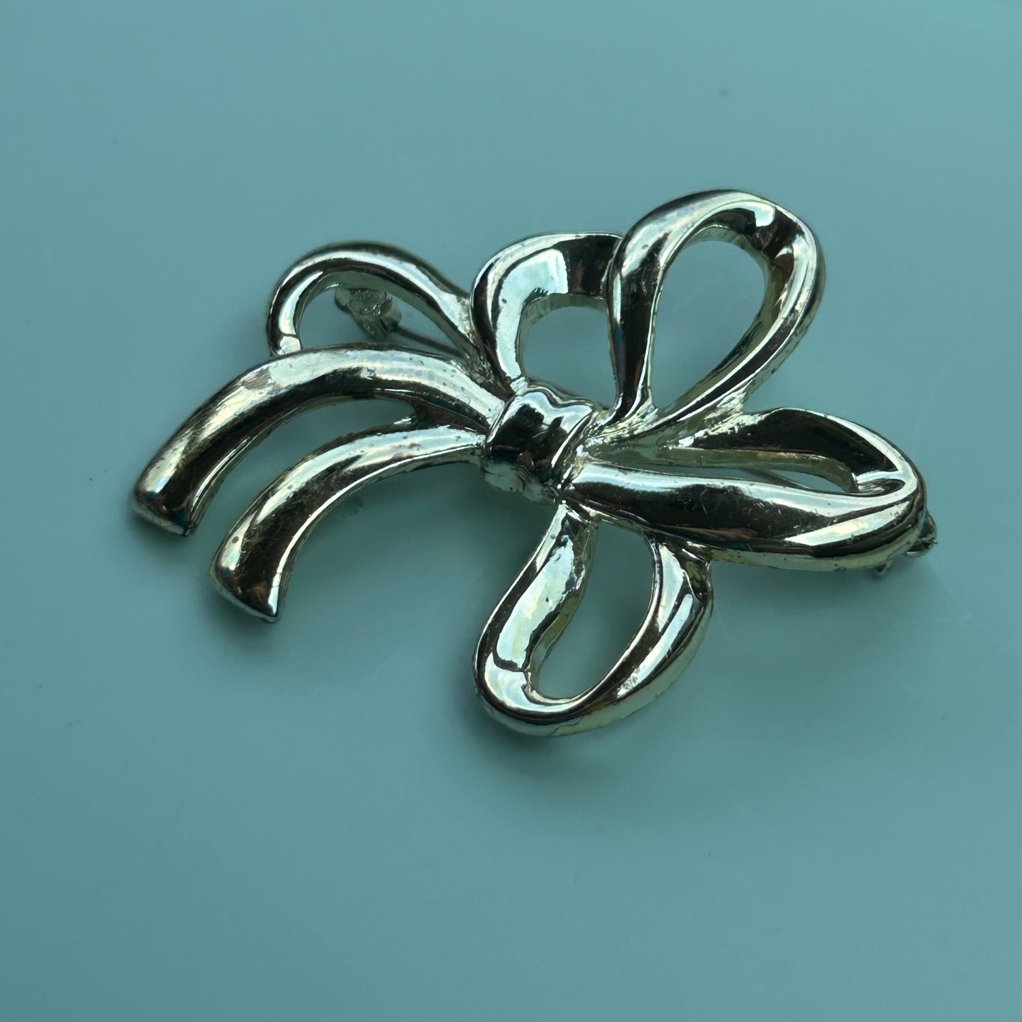 Vintage Silver Tone Ribbon Bow Brooch Polished Fluid Design Statement Pin