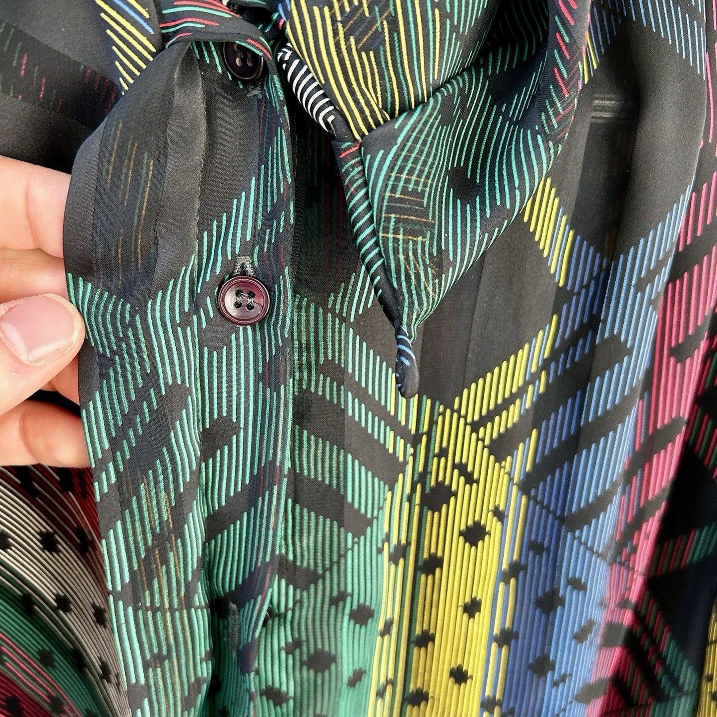 NICOLA Multicolor Geometric Chiffon Tie Neck Long Sleeve Blouse Size 8 Polyester