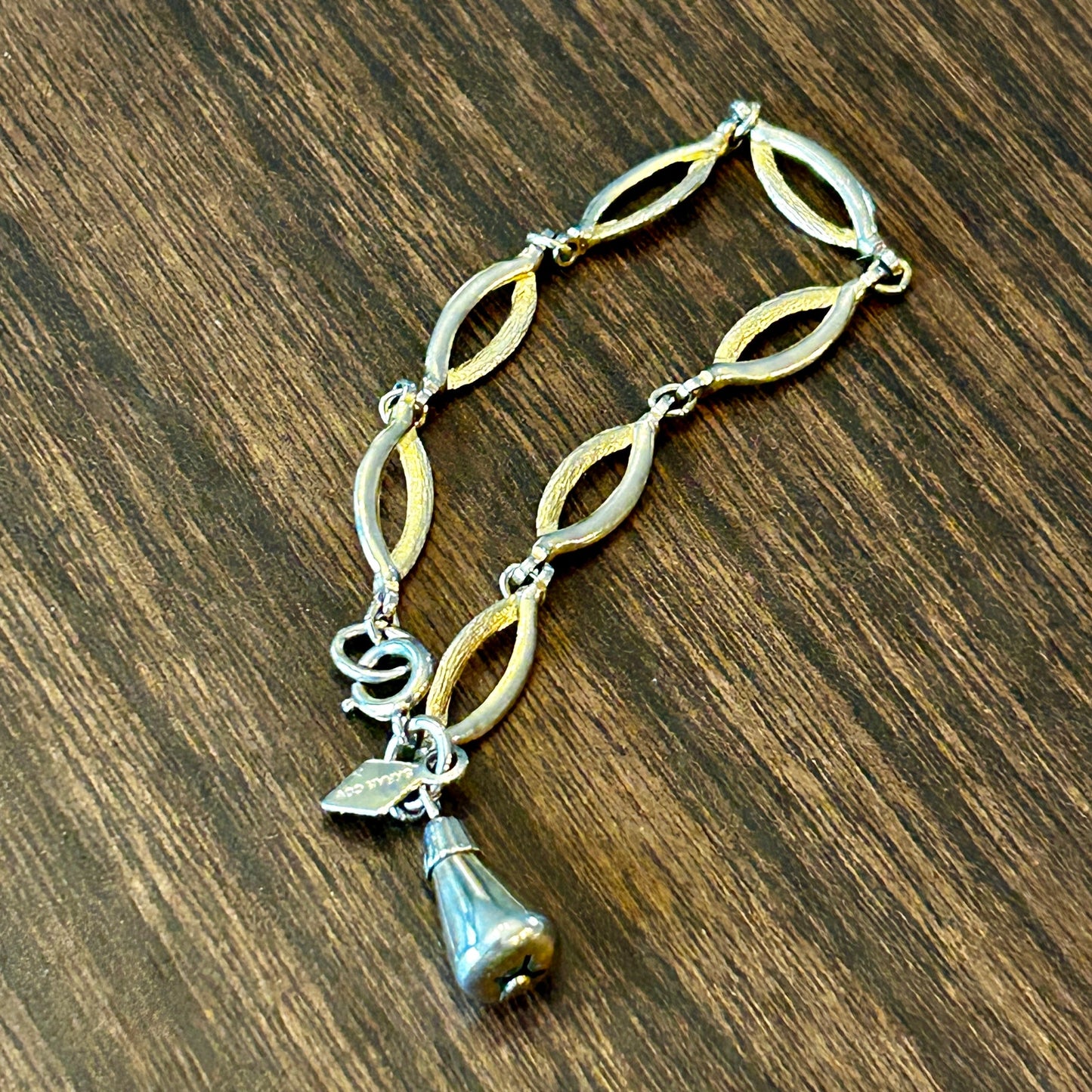 Vintage Sarah Coventry Gold Tone Open Leaf Link Bracelet