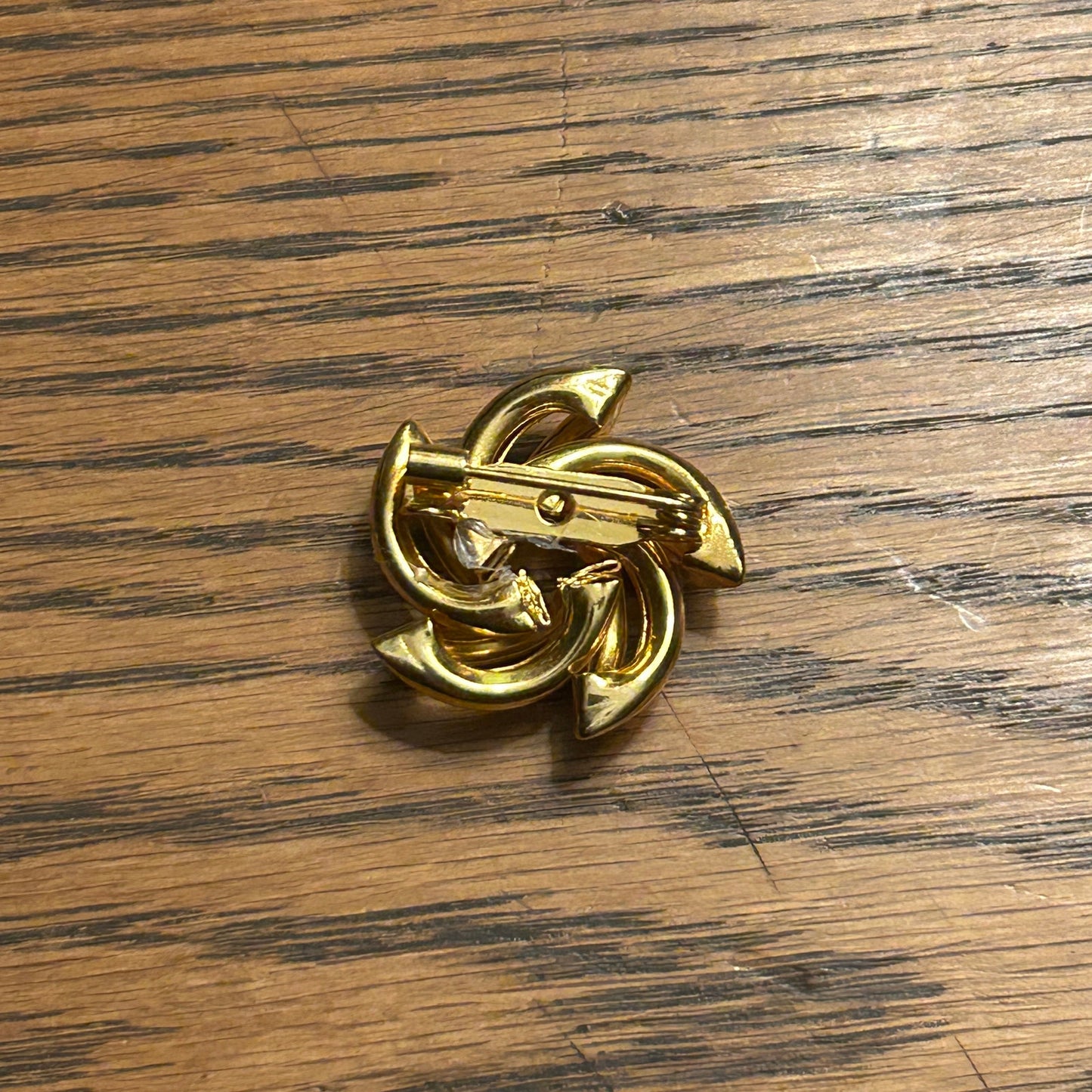 Vintage Gold Tone Twisted Knot Brooch Pin 1in 1980s 1990s Bar Pin