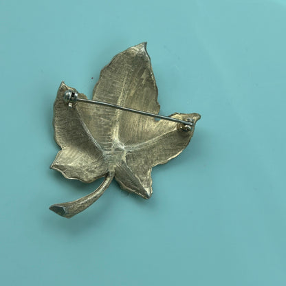 Vintage Gold Tone Maple Leaf Brooch Pin Textured Autumn Foliage Accessory