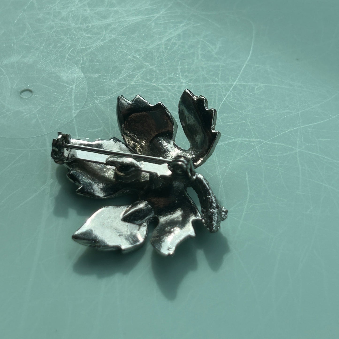 Vintage Silver-Tone Leaf Brooch | Textured Maple Leaf Pin | Mid-Century Jewelry