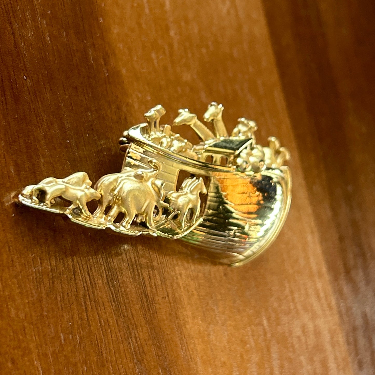 Vintage JJ Noah’s Ark Brooch | Gold Tone 3D Biblical Animal Pin | Signed Jonette Jewelry