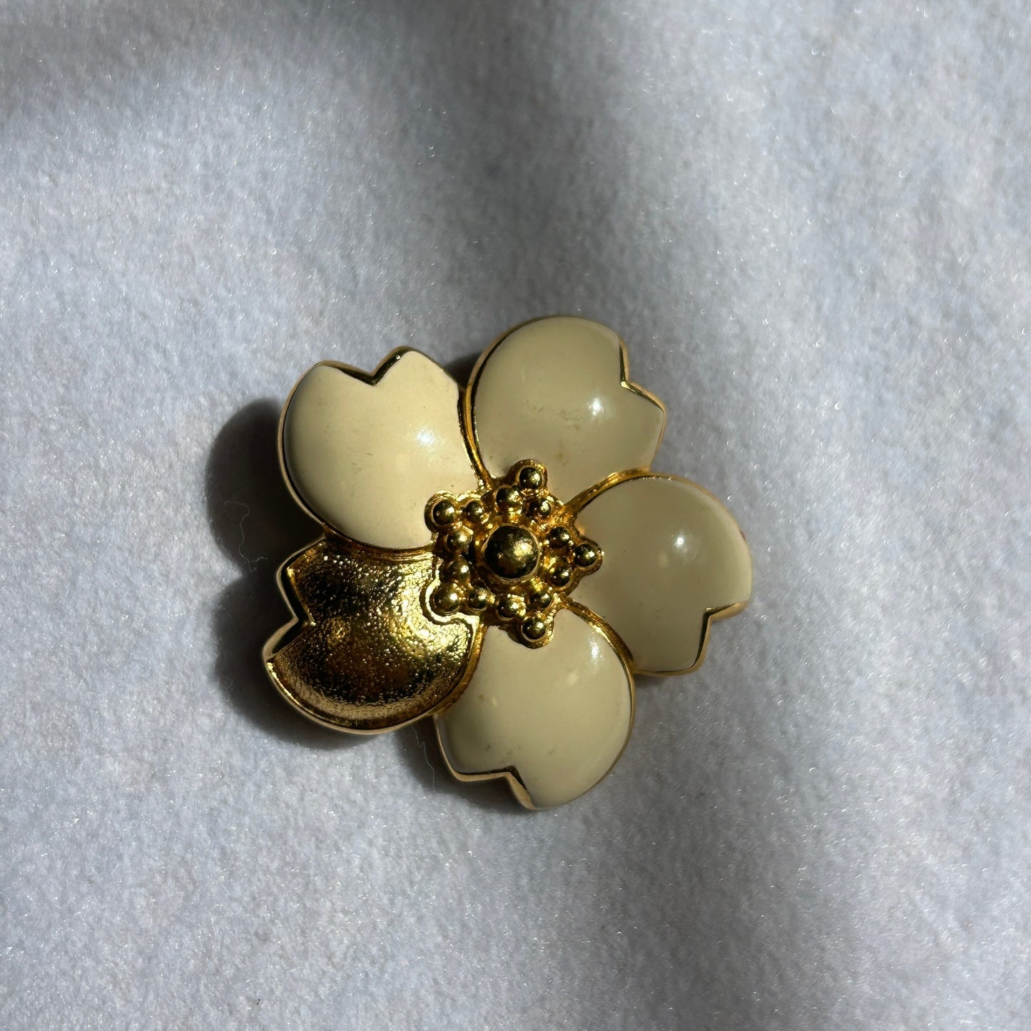 Vintage Monet Signed Gold Tone & White Enamel 5-Petal Flower Brooch Pin