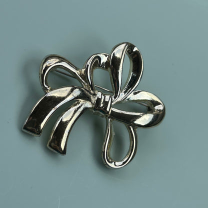 Vintage Silver Tone Ribbon Bow Brooch Polished Fluid Design Statement Pin