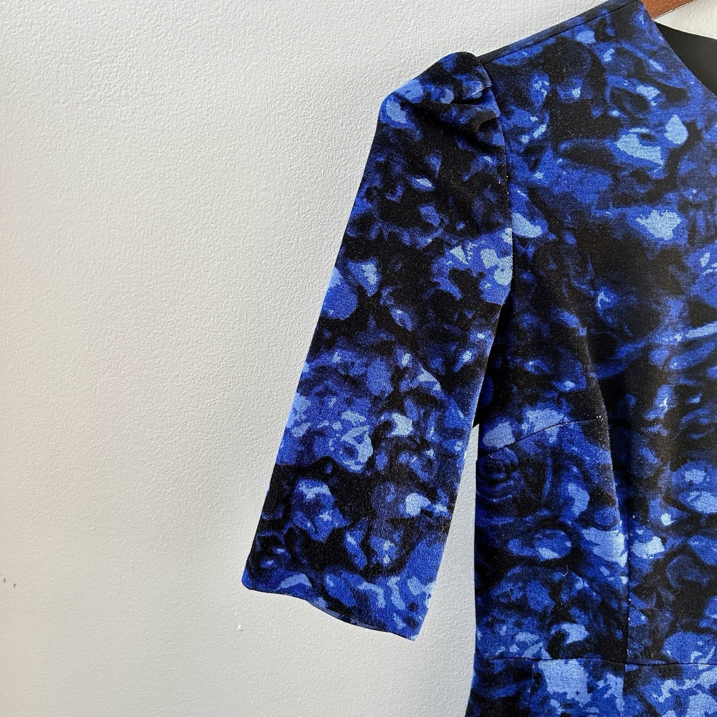 Betsey Johnson Blue Floral Sheath Dress, Knee Length, Size 2