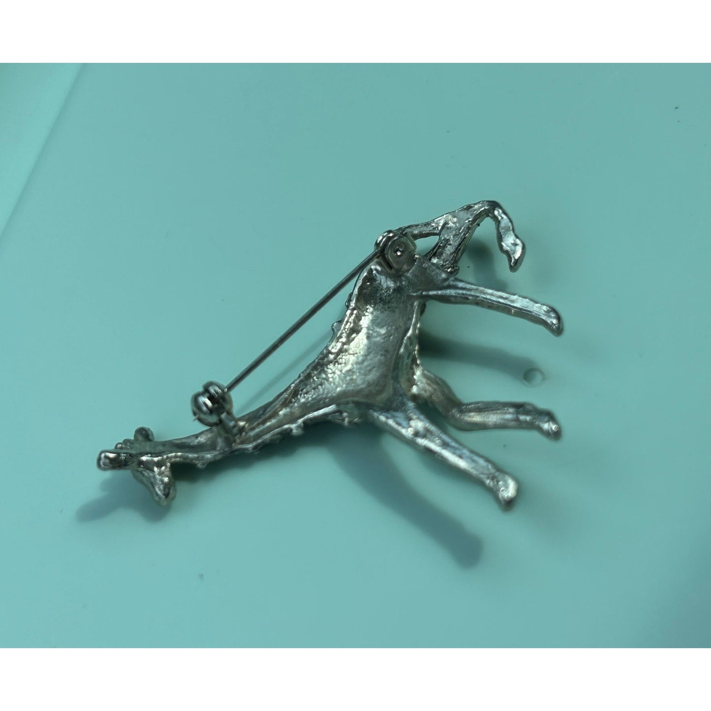 Vintage Silver Tone Textured Giraffe Brooch - Mid-Century Animal Safari Pin