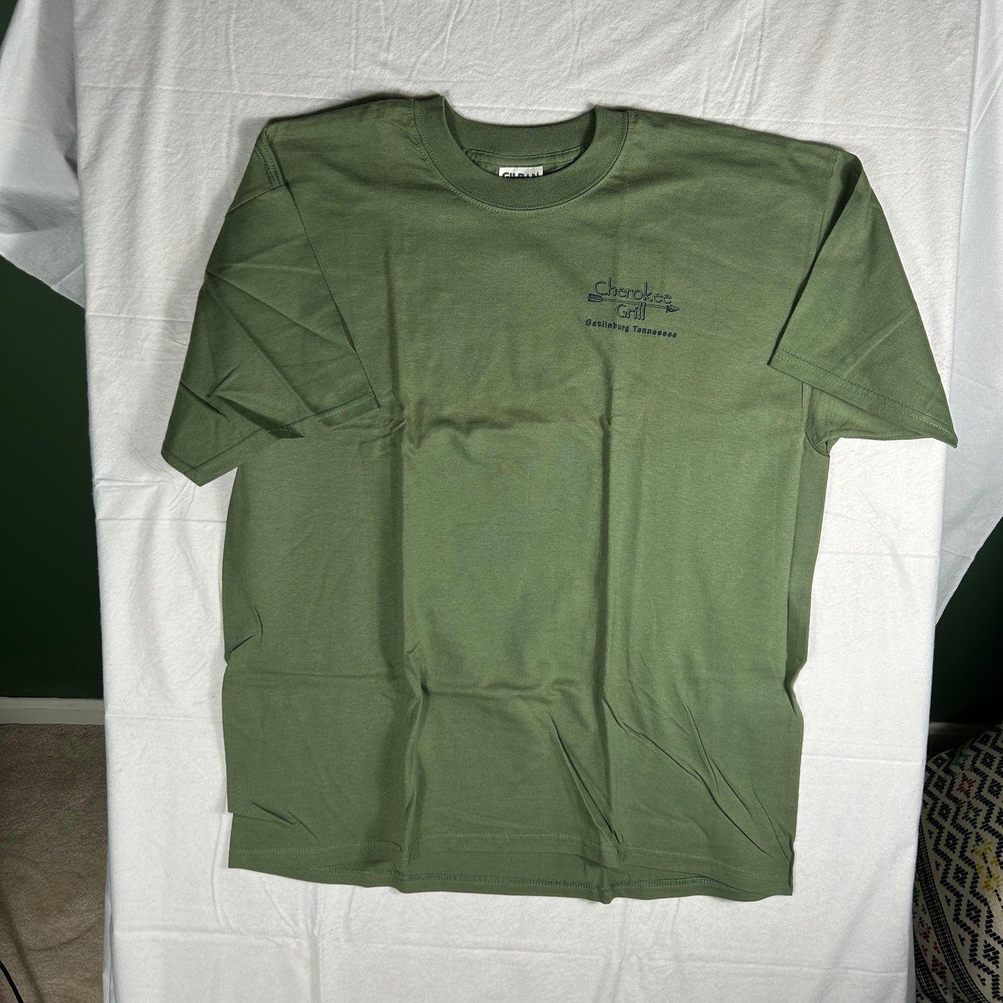 NWT Cherokee Grill Gatlinburg TN T-Shirt - Men's XL - Olive Green - Smoky Mountains