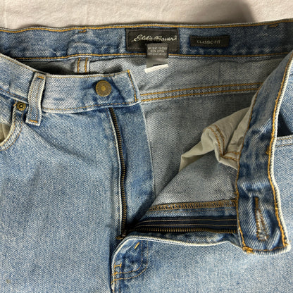 Eddie Bauer Classic Fit Light Wash Jeans, Men’s 35x30, Heavyweight Denim E4433