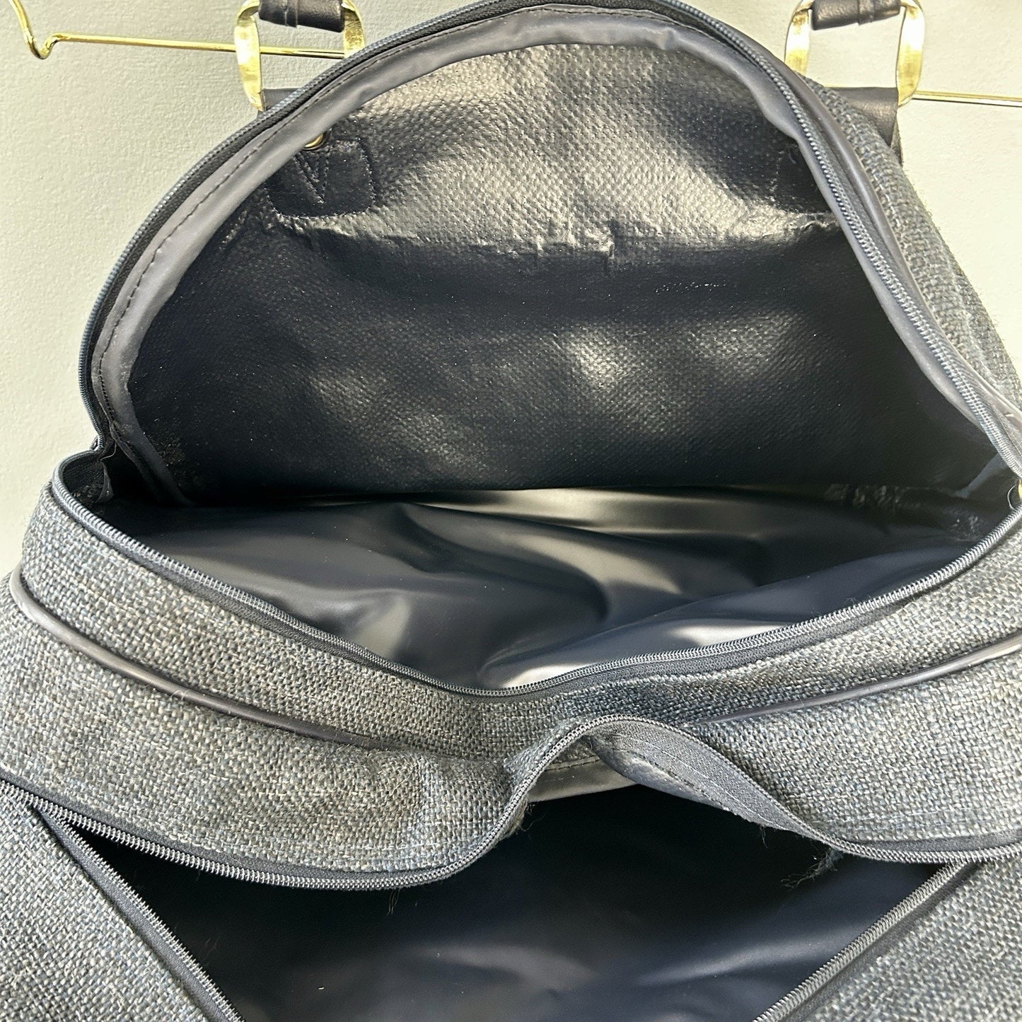 Vitali Black Duffle Bag Adjustable Straps Zipper Closure Carry Handles Unisex