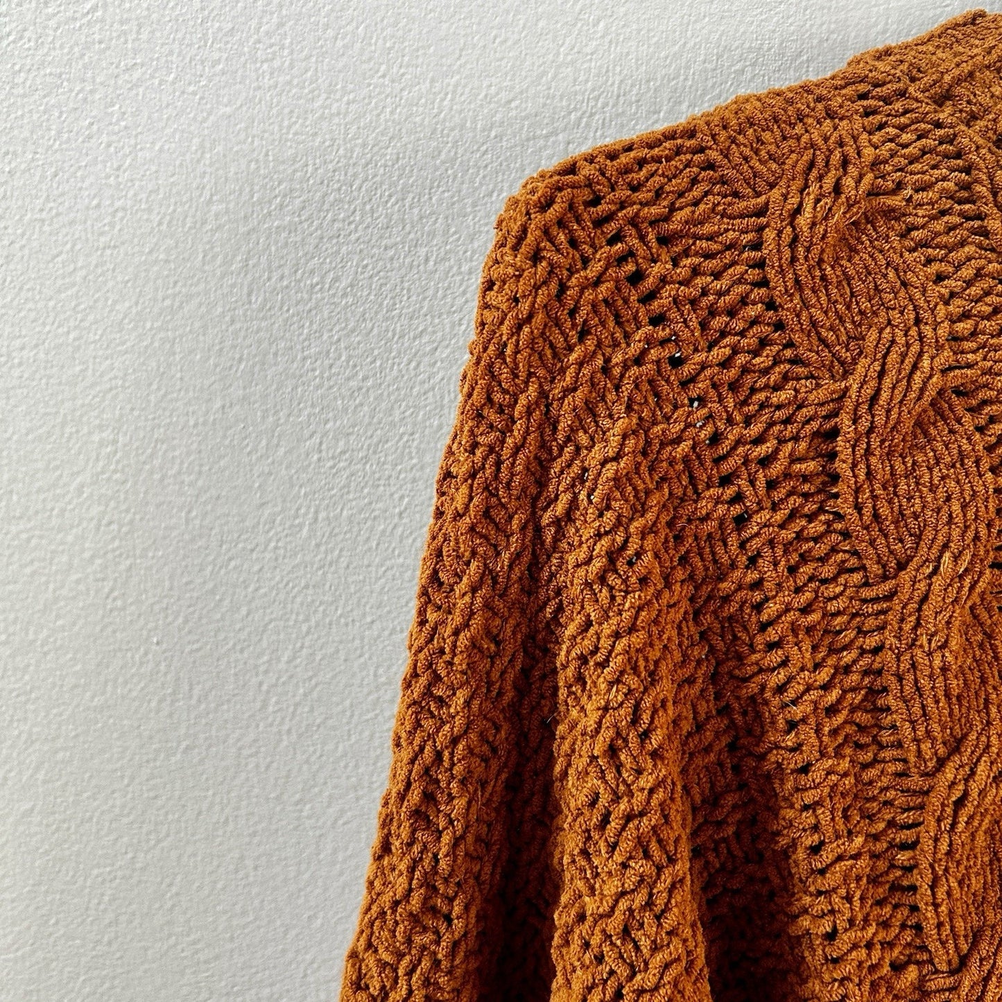 Pink Rose Brown Cable-Knit Pullover Sweater Crew Neck 100% Polyester Size L