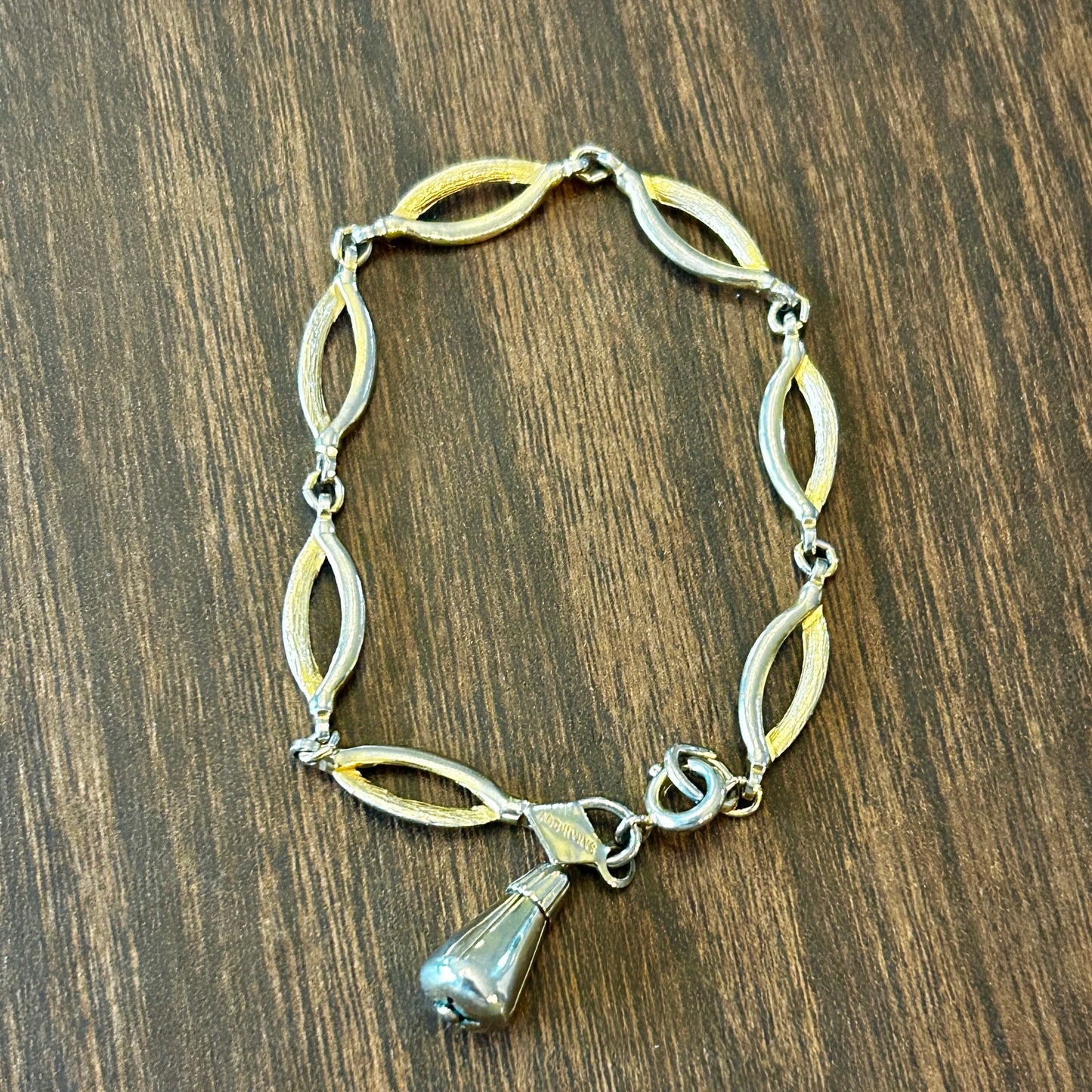 Vintage Sarah Coventry Gold Tone Open Leaf Link Bracelet