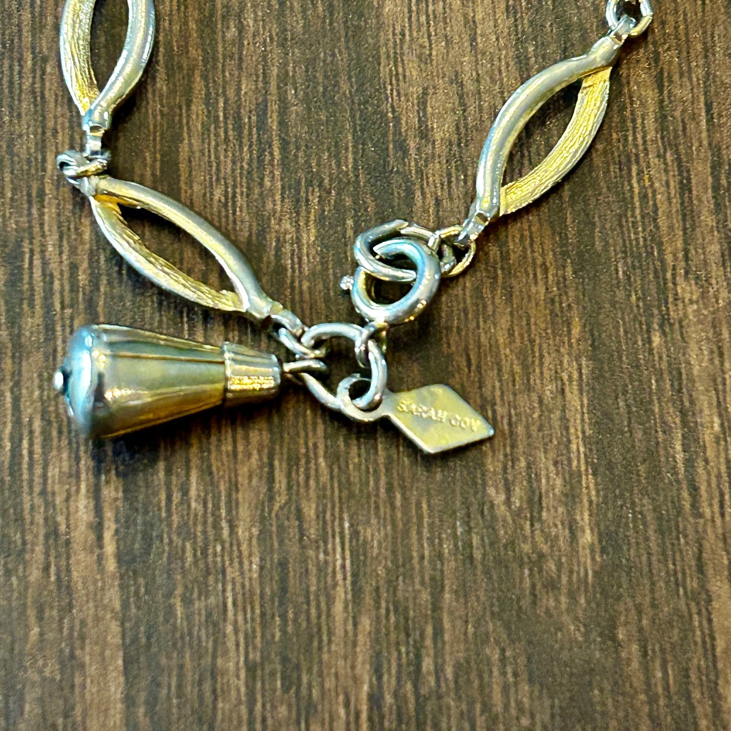 Vintage Sarah Coventry Gold Tone Open Leaf Link Bracelet