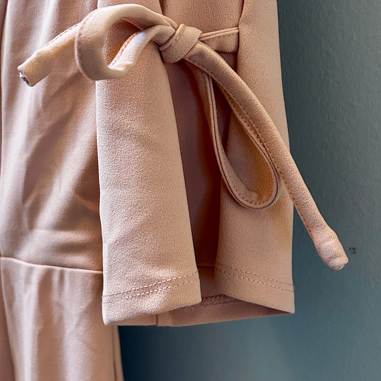 Charles Henry NWT Blush Pink Sheath Dress Size 4 Tie Sleeve