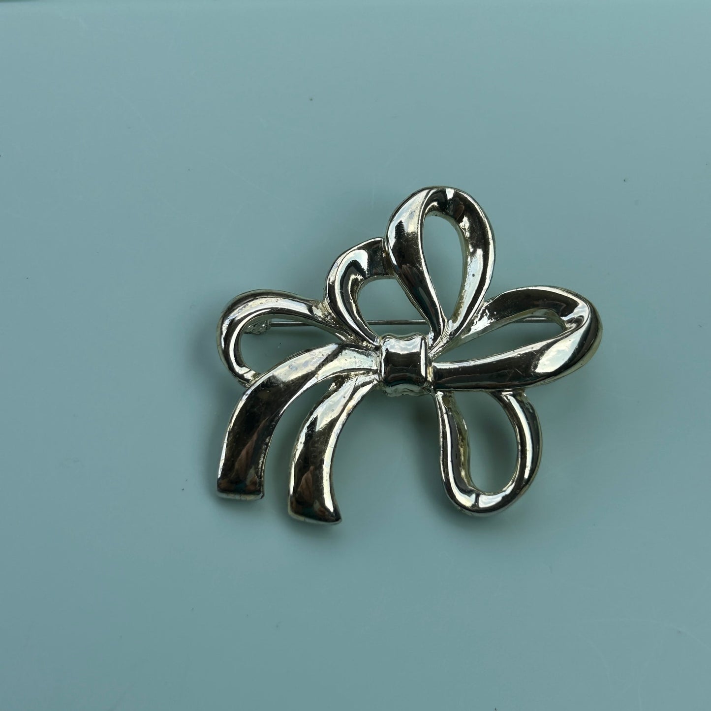 Vintage Silver Tone Ribbon Bow Brooch Polished Fluid Design Statement Pin