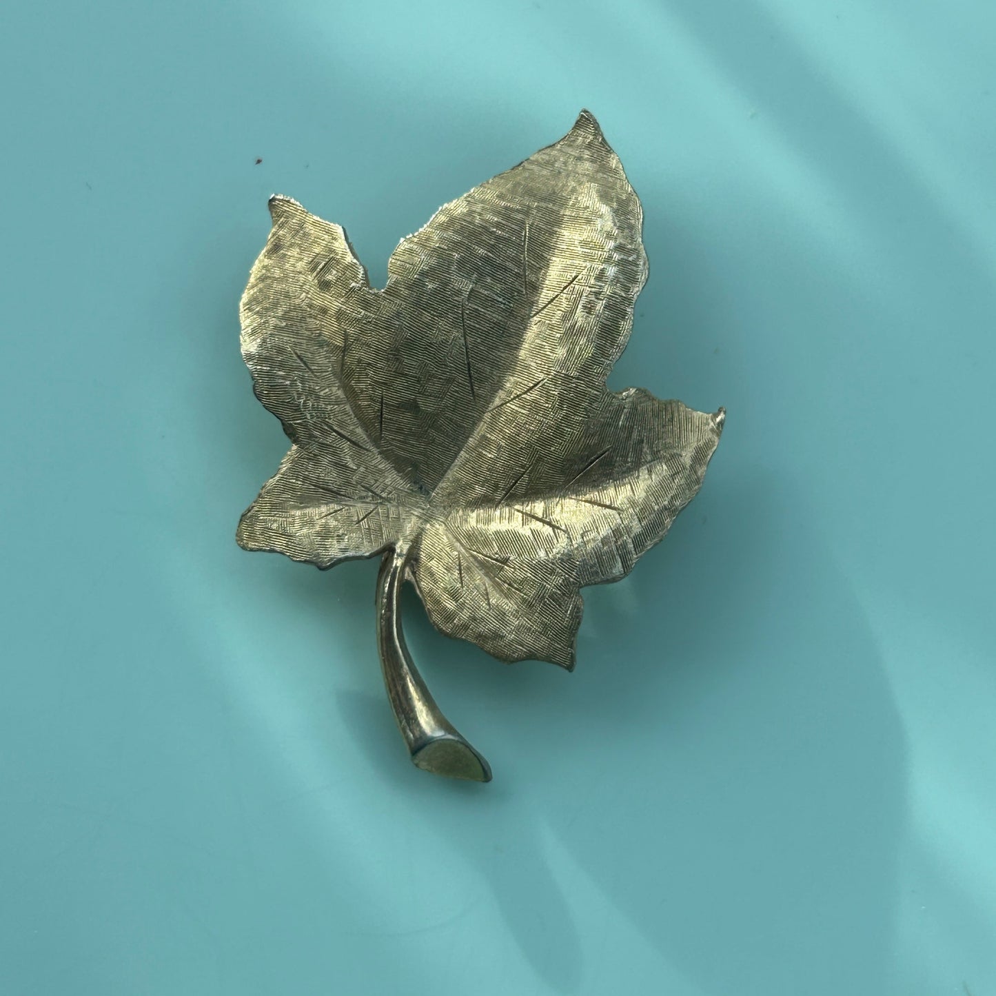 Vintage Gold Tone Maple Leaf Brooch Pin Textured Autumn Foliage Accessory