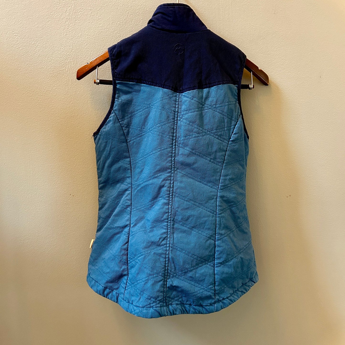 Magellan Outdoors Women's Medium Vest Blue Corduroy Zip