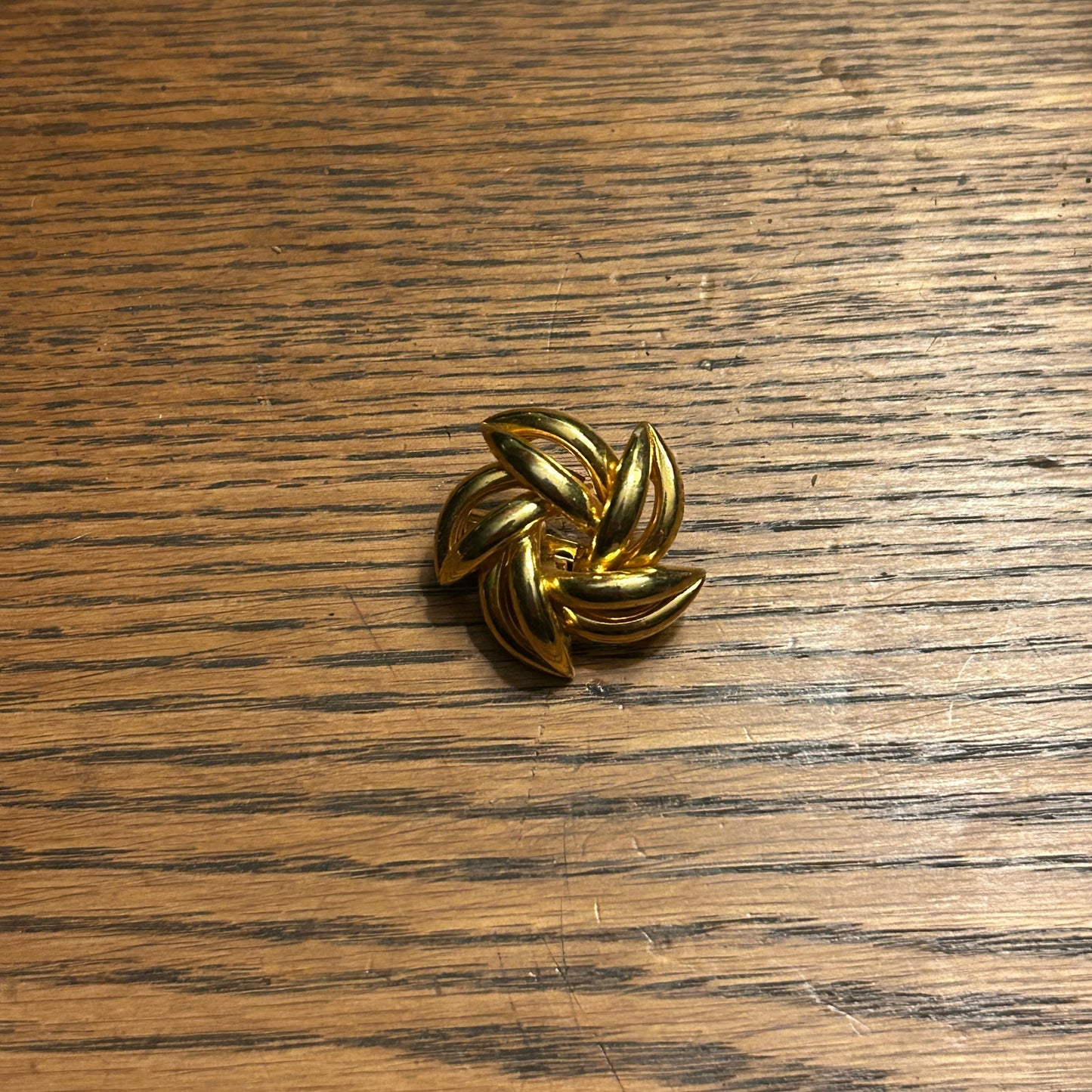 Vintage Gold Tone Twisted Knot Brooch Pin 1in 1980s 1990s Bar Pin