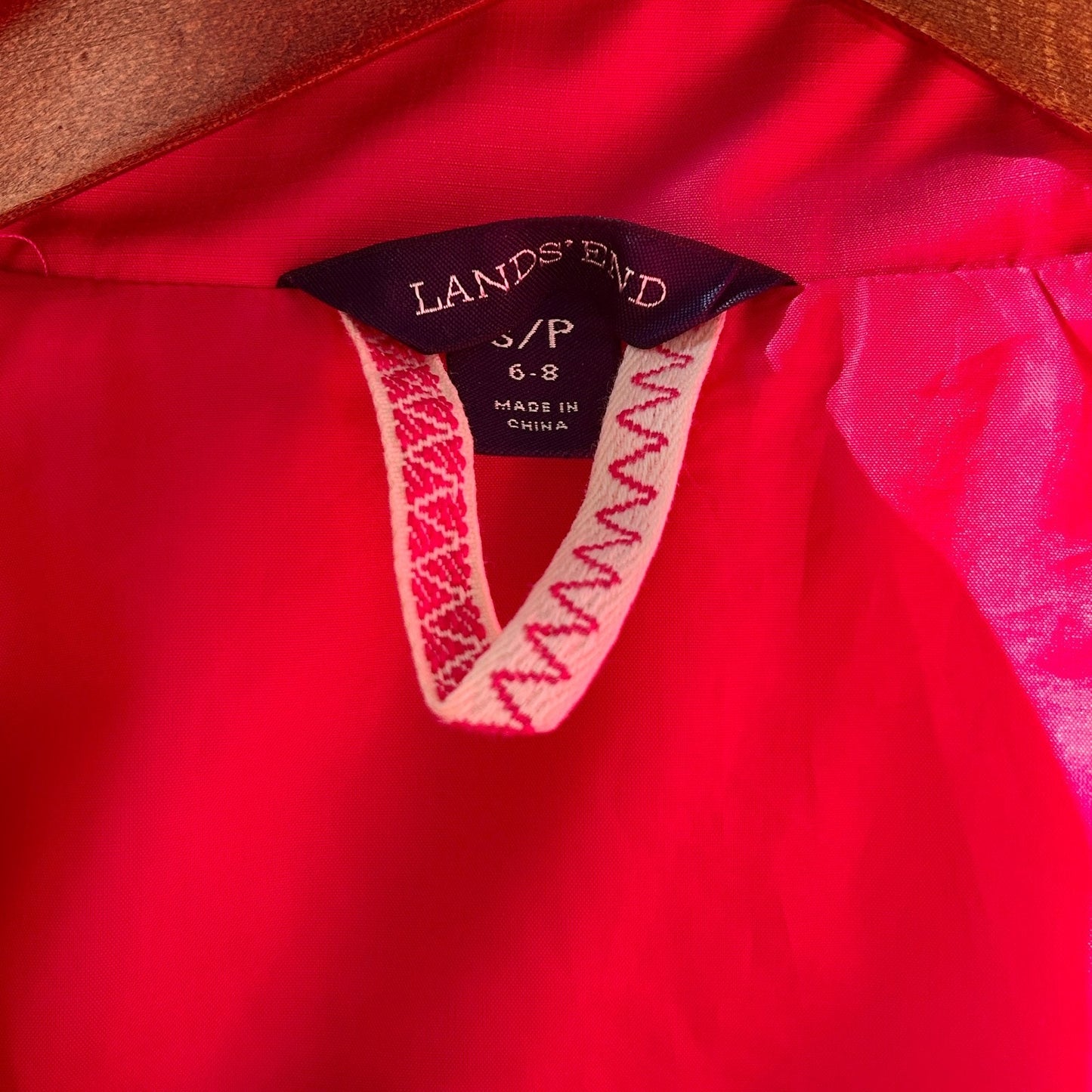 Lands' End Women's Squall Rain Jacket – Vibrant Pink – Size Small (6-8)