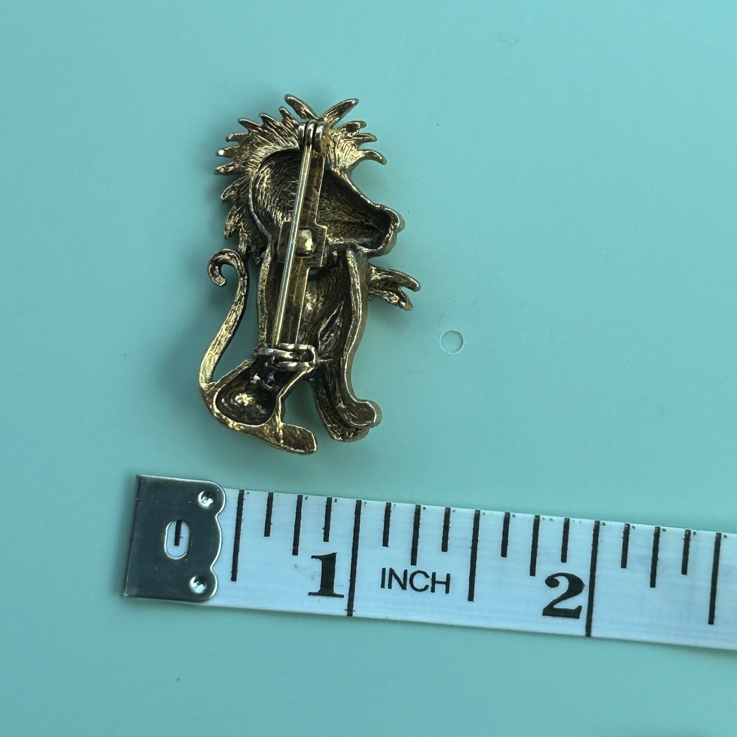 Vintage Gold Tone Lion Brooch – Detailed Regal Mane Figural Lapel Pin