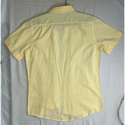 IZOD Saltwater Men’s Short Sleeve Button Down Shirt, Pastel Yellow, Size Medium