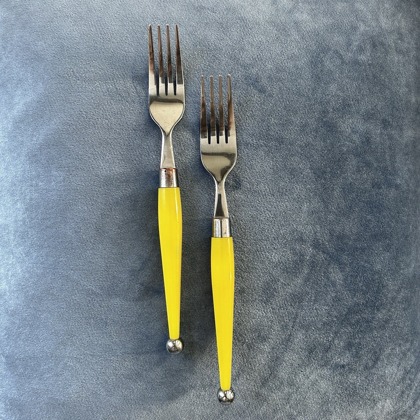 Contemporary Yellow Handle Stainless Steel Forks Set, Reusable, Glossy Finish