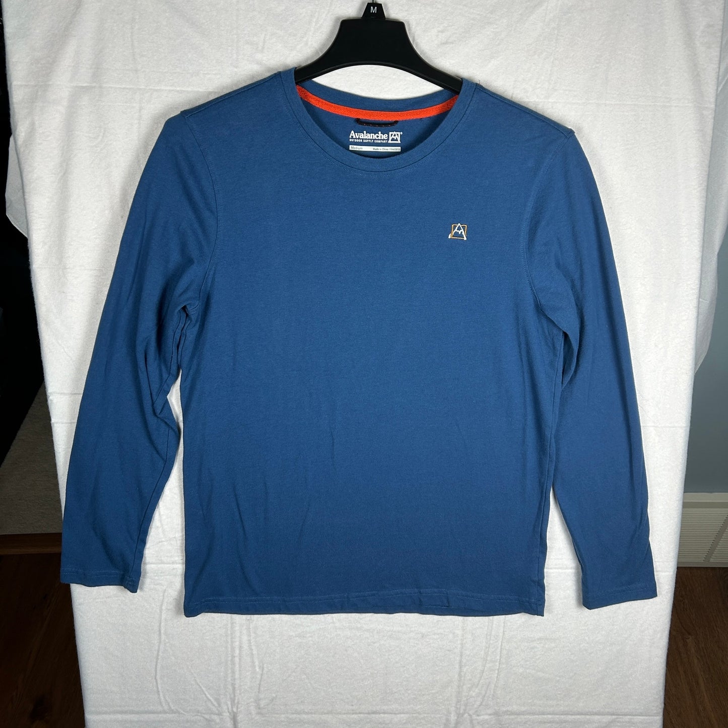 Avalanche Outdoor Supply Co. Men's Long Sleeve T-shirt Blue/Green, Pre-Owned, Excellent Size Medium