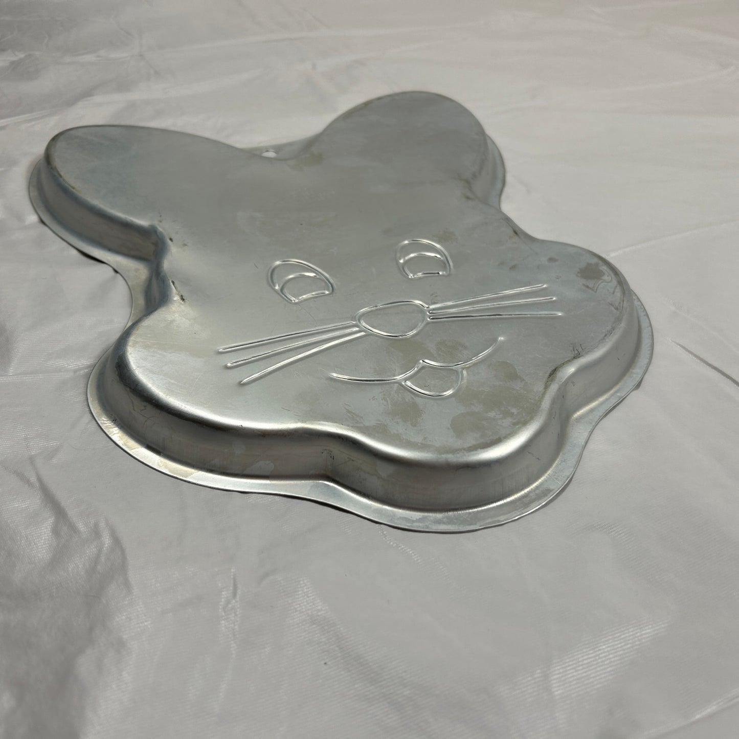 Vintage Wilton Easter Bunny Rabbit Cake Pan | Aluminum Mold | Spring Bakeware