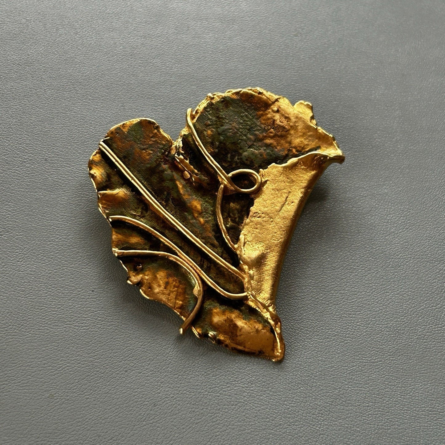 Gold-Tone Metal Heart Leaf Brooch Pin/Pendant Nature Theme 2.5 Inch