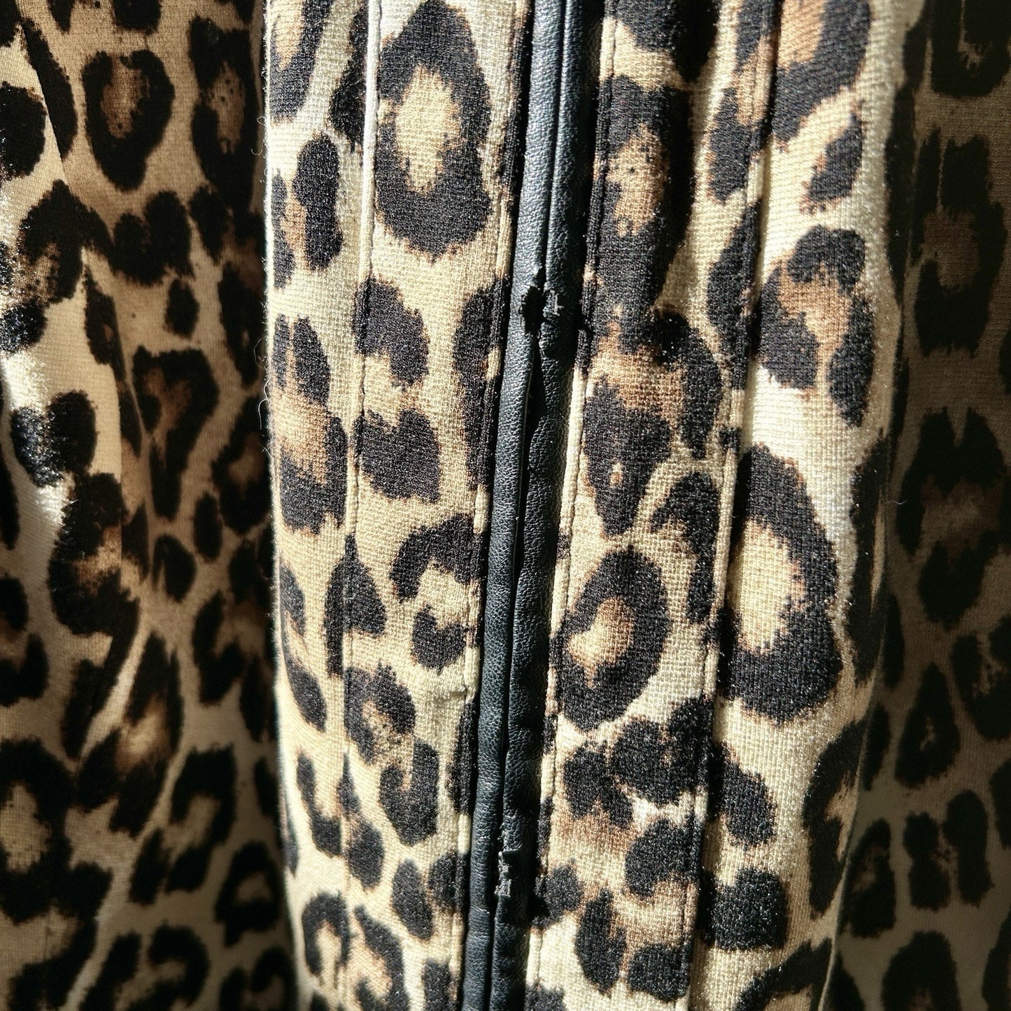 Chico's Leopard Print Zip Front Jacket – Beige & Black – Size 1 – Collared