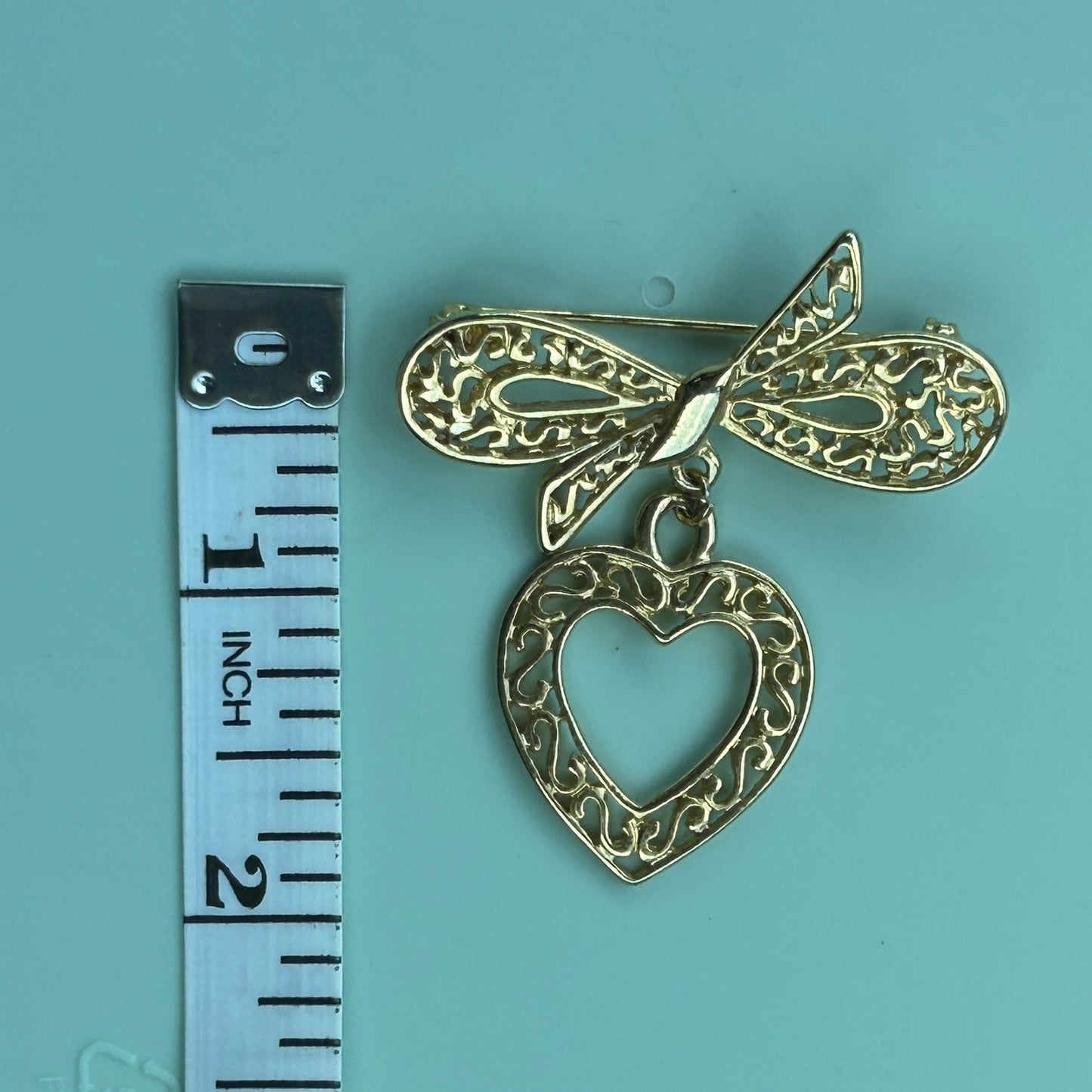 Vintage Filigree Heart and Bow Dangle Brooch – Gold Tone Fashion Jewelry