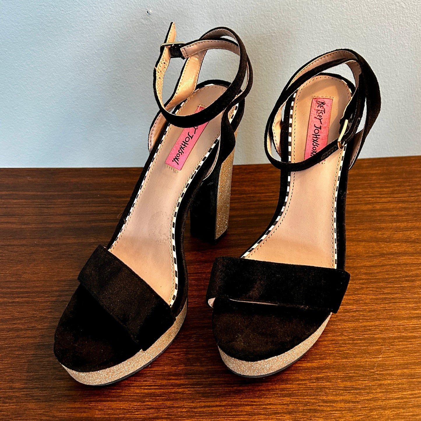 Betsey Johnson Black Velvet Glitter Platform Heels Size 7.5