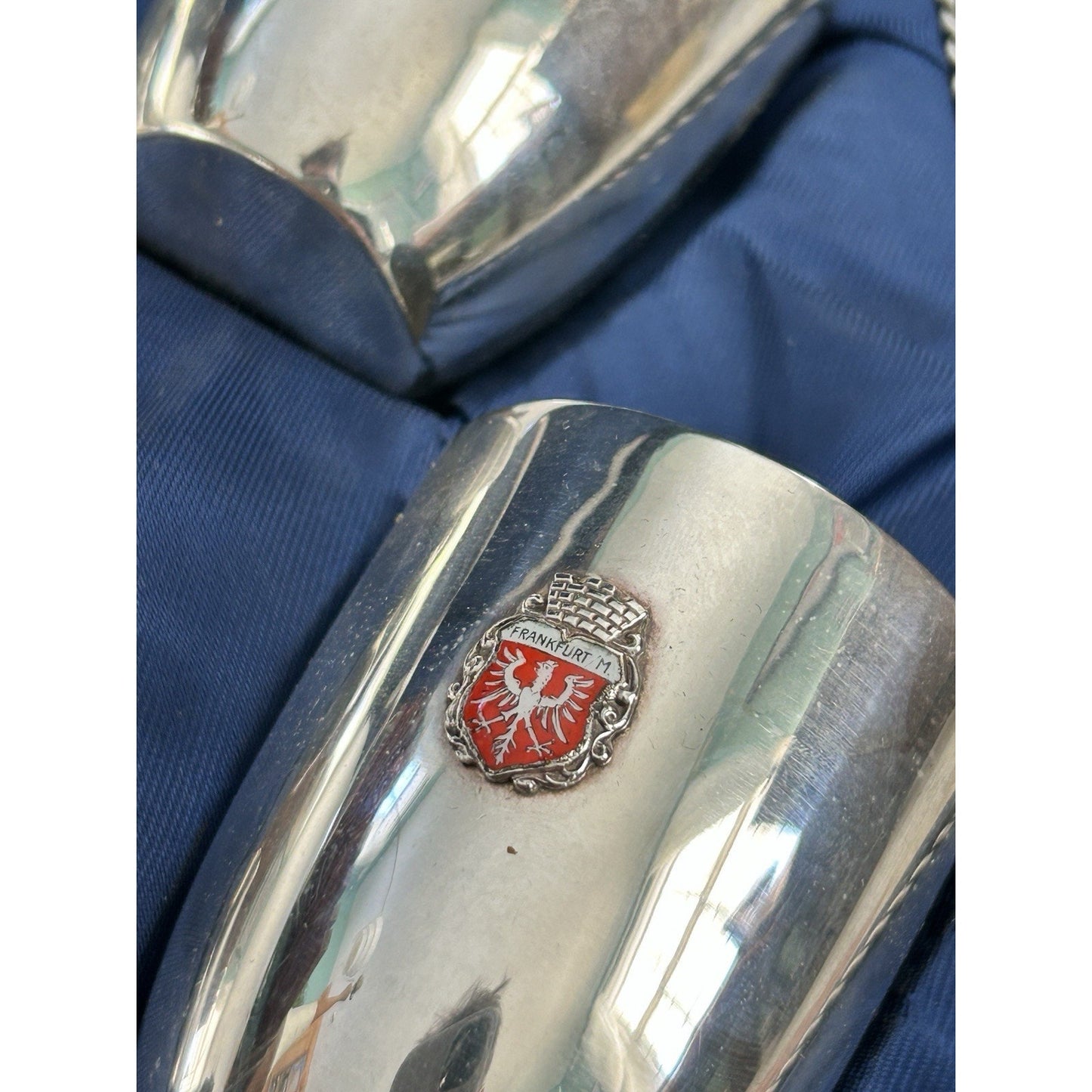 German City Crest Metal Bar Set Silver Cocktail Shaker & 6 Glasses Collectible