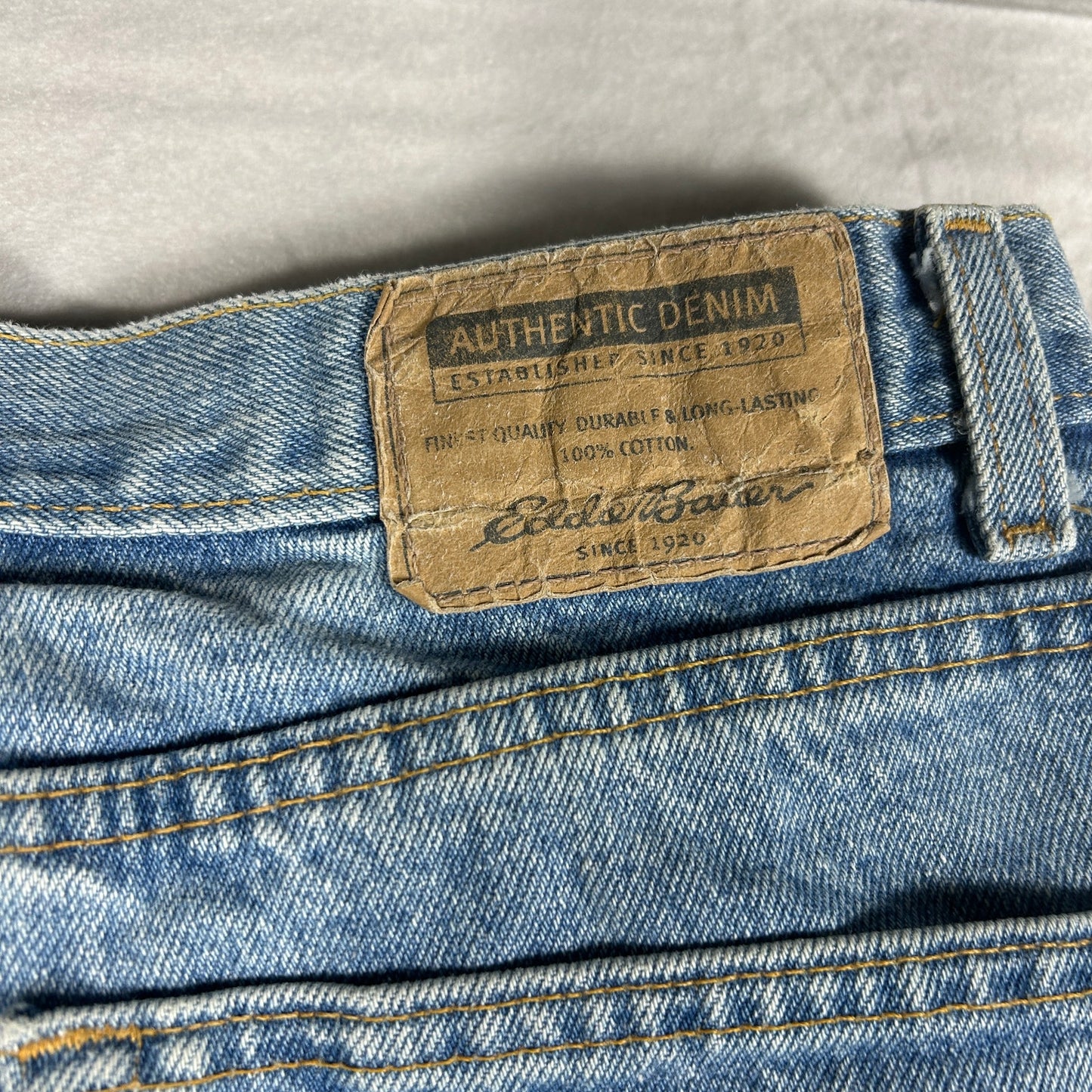 Eddie Bauer Classic Fit Light Wash Jeans, Men’s 35x30, Heavyweight Denim E4433