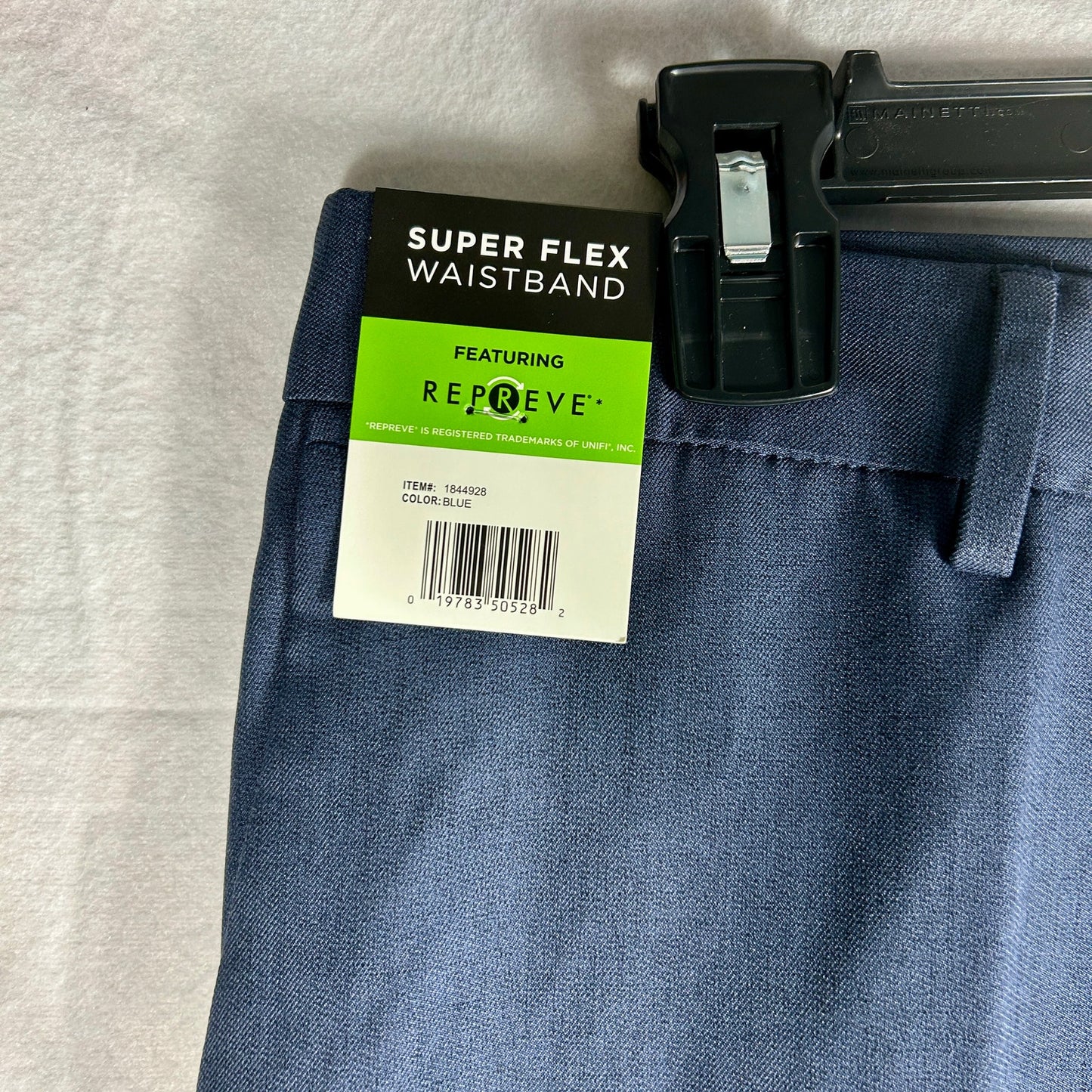 NWT Haggar Men's Super Flex Waistband Dress Pants, 32x30 Navy Blue, Straight Fit