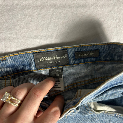 Eddie Bauer Classic Fit Light Wash Jeans, Men’s 35x30, Heavyweight Denim E4433