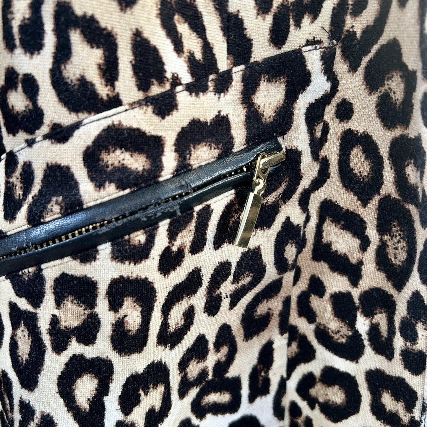 Chico's Leopard Print Zip Front Jacket – Beige & Black – Size 1 – Collared