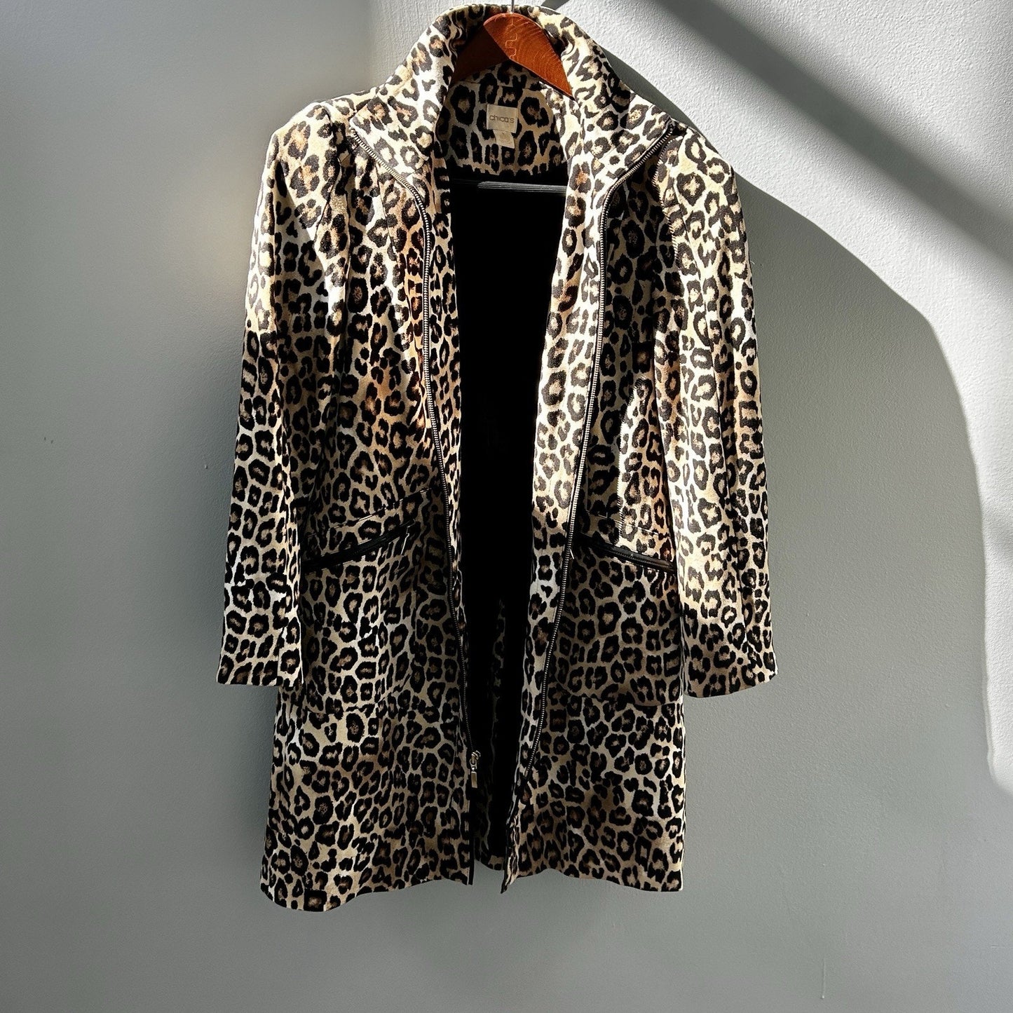 Chico's Leopard Print Zip Front Jacket – Beige & Black – Size 1 – Collared