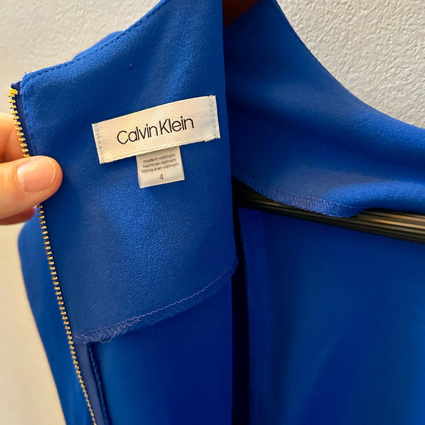 Calvin Klein Royal Blue Sheath Dress Size 4 Tulip Cap Sleeve