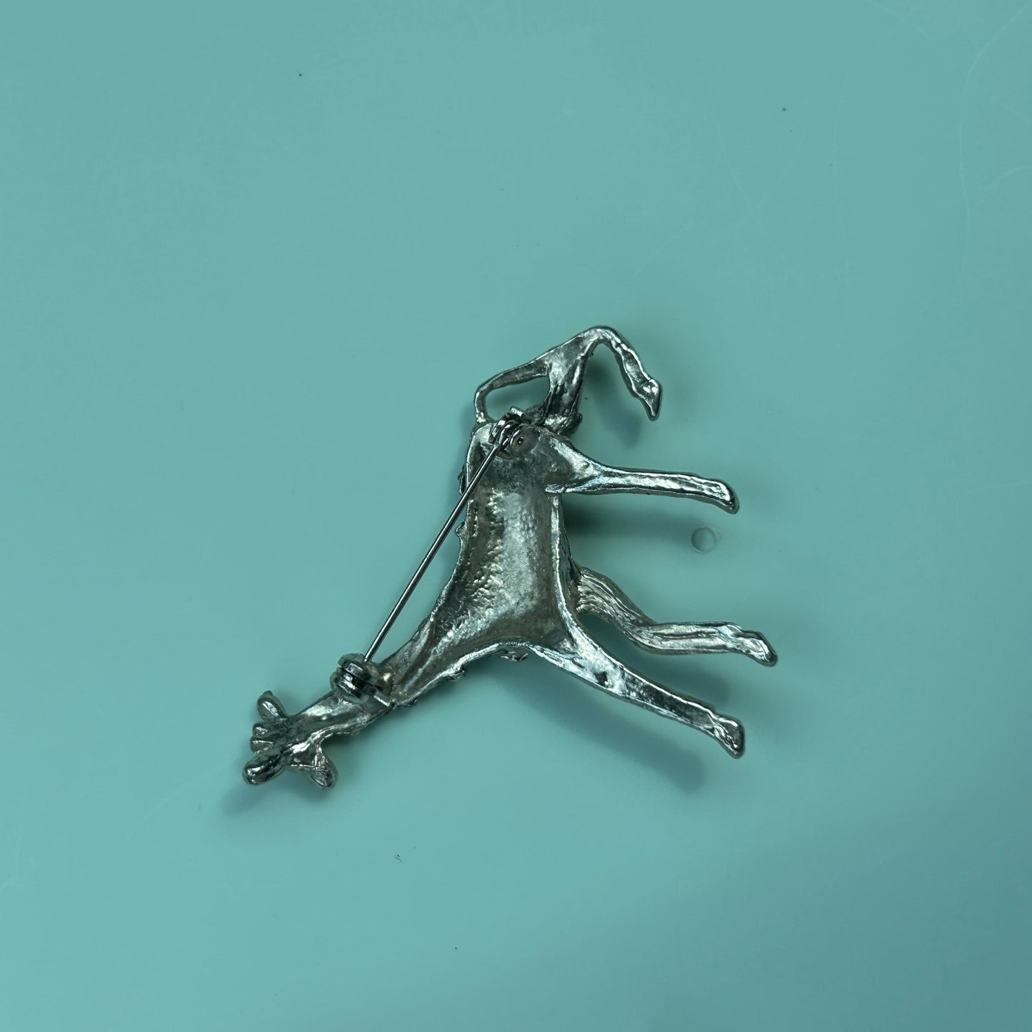 Vintage Silver Tone Textured Giraffe Brooch - Mid-Century Animal Safari Pin