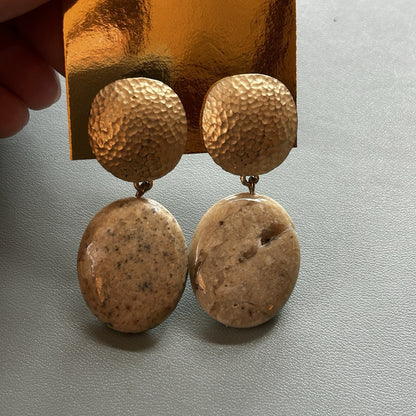 Handcrafted Oval Stone Metal Dangle Earrings Clip-On Beige Gold for Women