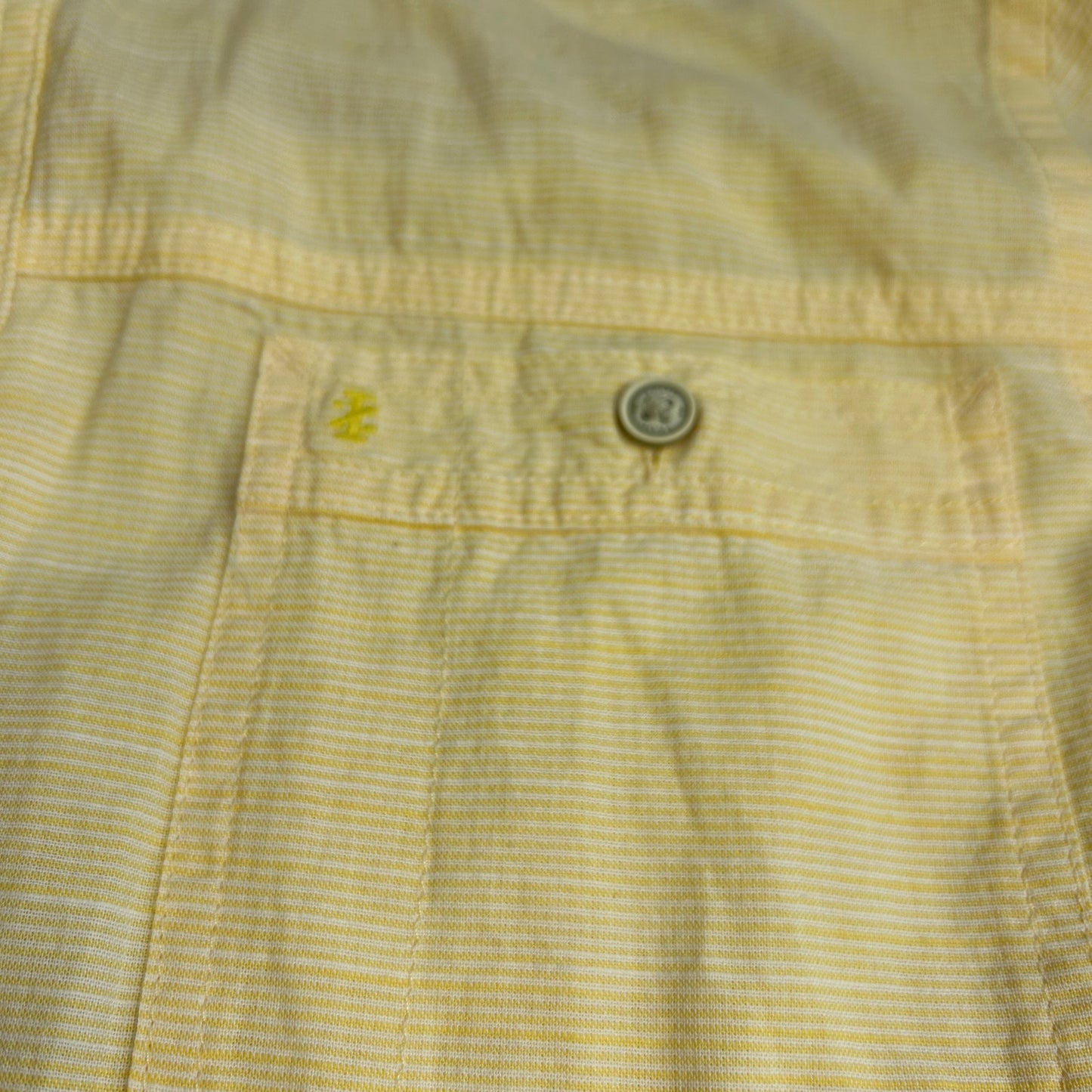 IZOD Saltwater Men’s Short Sleeve Button Down Shirt, Pastel Yellow, Size Medium