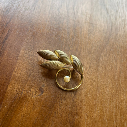 Vintage Gold Tone Ribbed Leaf & Spiral Brooch | Faux Pearl Accent Swirl Pin
