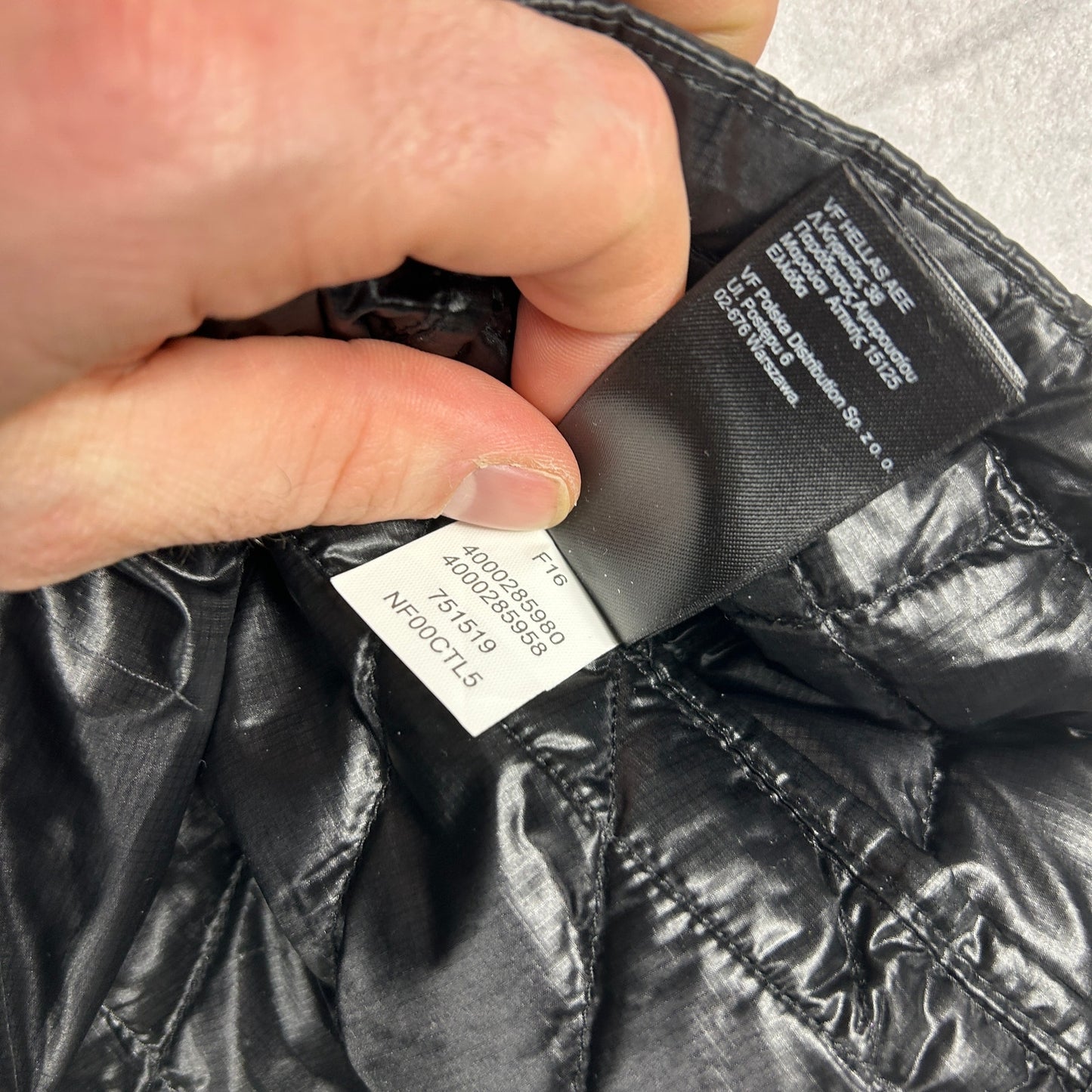 The North Face Women's Large Black Puffer Vest - 700 Down Fill Nuptse Style Winter Shell