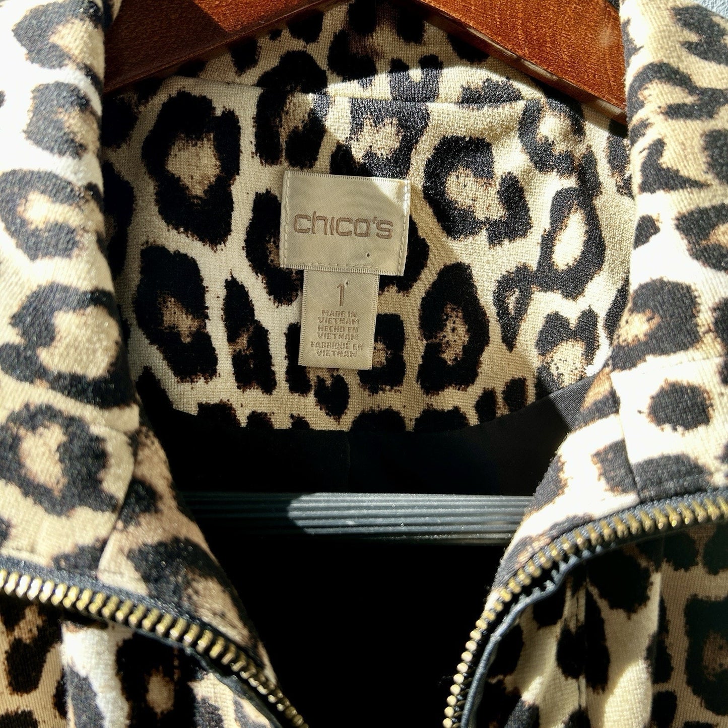 Chico's Leopard Print Zip Front Jacket – Beige & Black – Size 1 – Collared
