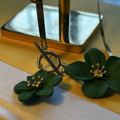 Green Floral Snake Chain Necklace with Toggle Closure and Flower Pendant